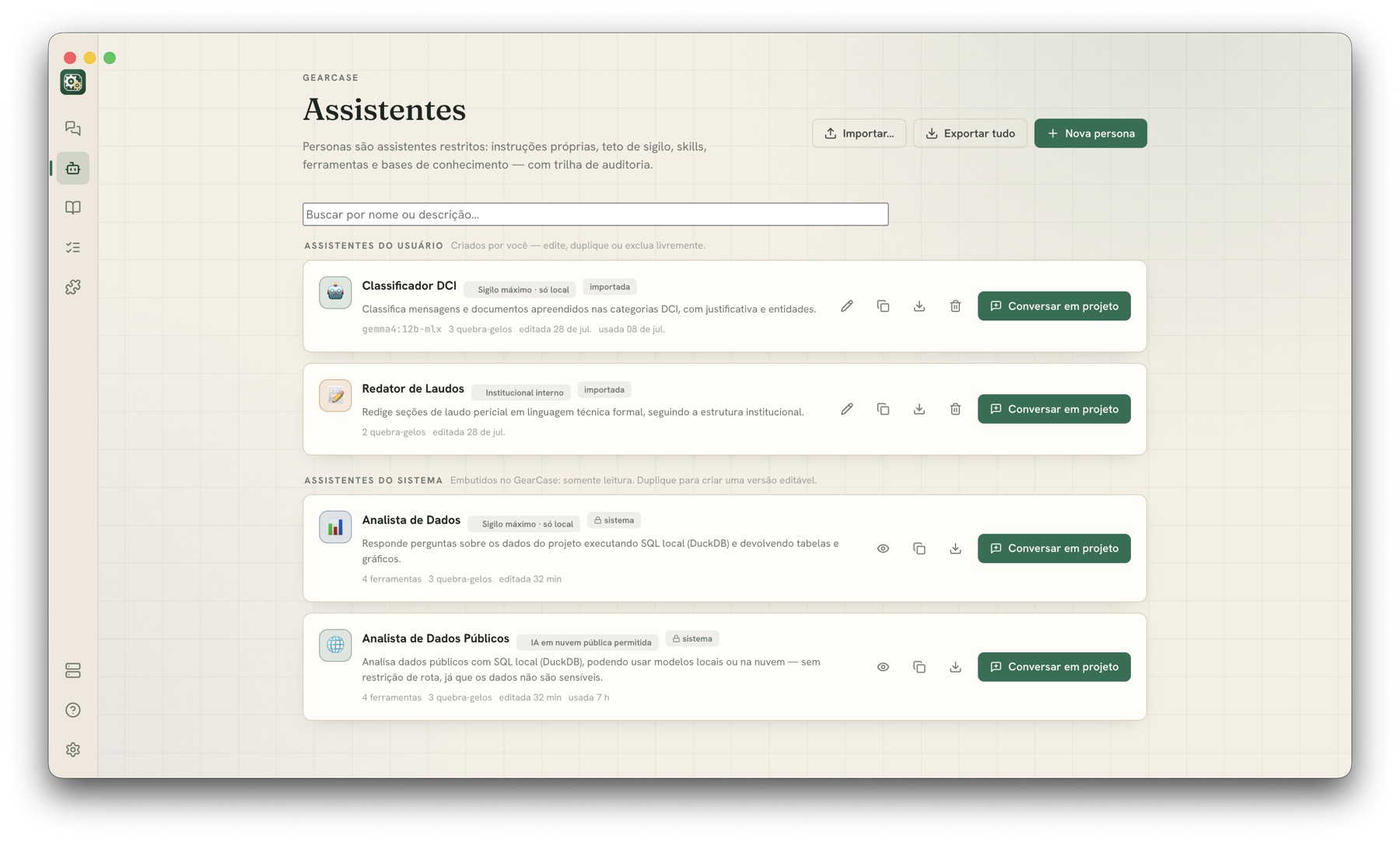 Tela de Assistentes do GearCase com personas como Classificador, Redator de Laudos e Analista de Dados.